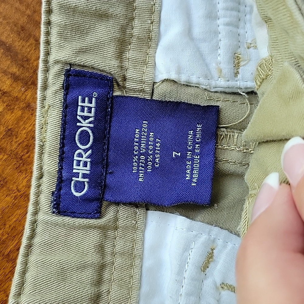 KHAKI BERMUDA SHORTS - Picture 8 of 8